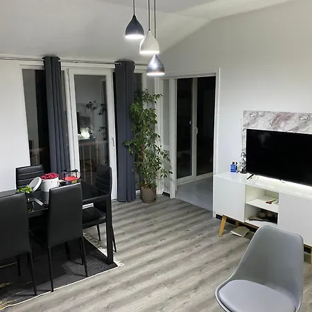 Luxe Apartment *