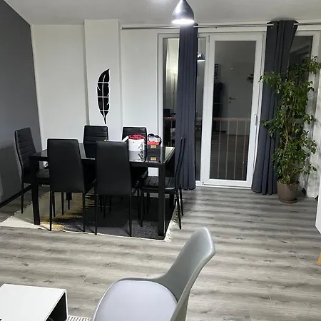 Luxe Апартаменти *